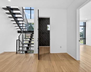 94 W Davis Boulevard - Photo Thumbnail 19