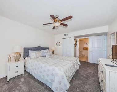 6083 Bahia Del Mar Circle - Photo Thumbnail 9