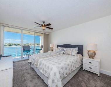 6083 Bahia Del Mar Circle - Photo Thumbnail 10