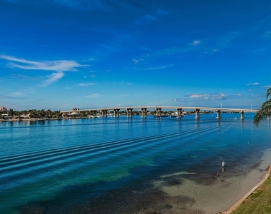 6083 Bahia Del Mar Circle - Photo Thumbnail 18