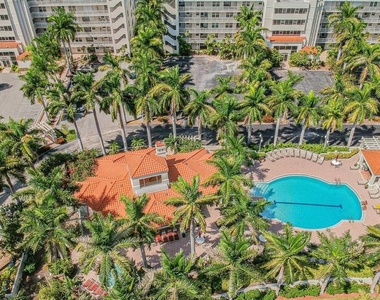 6083 Bahia Del Mar Circle - Photo Thumbnail 21