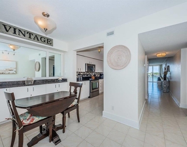 6083 Bahia Del Mar Circle - Photo Thumbnail 6