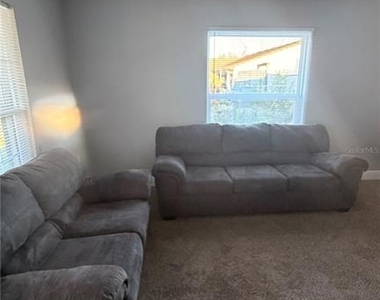 2117 Winger Avenue - Photo Thumbnail 1