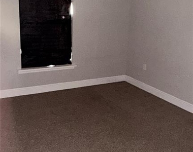 2117 Winger Avenue - Photo Thumbnail 5