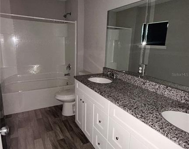 2117 Winger Avenue - Photo Thumbnail 9