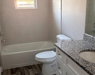 2117 Winger Avenue - Photo Thumbnail 7