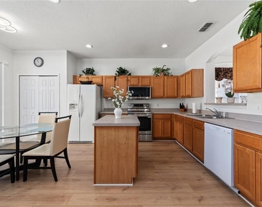1031 Solana Circle - Photo Thumbnail 12