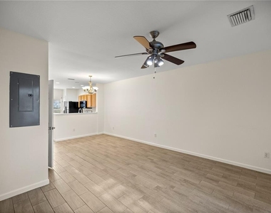 4428 Sw 49th Avenue - Photo Thumbnail 5