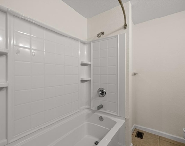 4428 Sw 49th Avenue - Photo Thumbnail 13