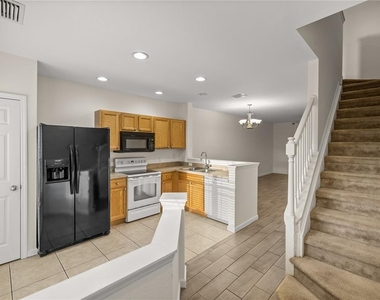 4428 Sw 49th Avenue - Photo Thumbnail 2