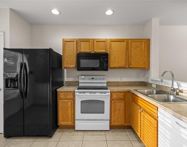 4428 Sw 49th Avenue - Photo Thumbnail 3