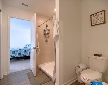 3656 Ne 30th Terrace - Photo Thumbnail 6