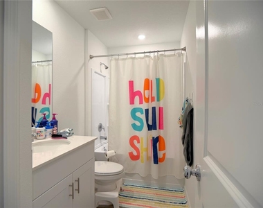 3656 Ne 30th Terrace - Photo Thumbnail 9