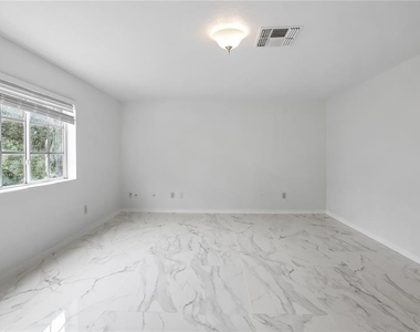 7843 Saint Andrews Circle - Photo Thumbnail 3