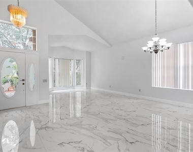 7843 Saint Andrews Circle - Photo Thumbnail 10