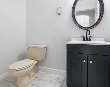 7843 Saint Andrews Circle - Photo Thumbnail 12