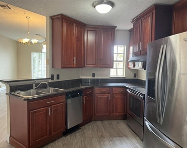 763 Olympic Circle - Photo Thumbnail 7