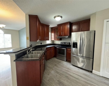 763 Olympic Circle - Photo Thumbnail 6