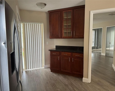 763 Olympic Circle - Photo Thumbnail 8