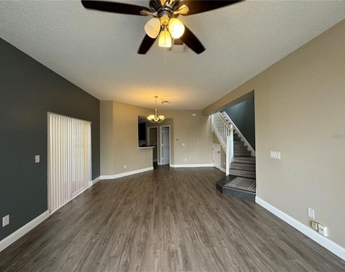 763 Olympic Circle - Photo Thumbnail 2