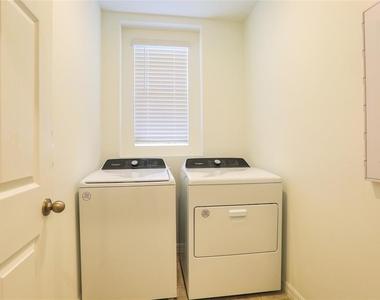 6004 Bimini Avenue - Photo Thumbnail 11