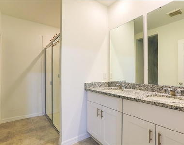 6004 Bimini Avenue - Photo Thumbnail 9