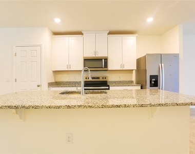 6004 Bimini Avenue - Photo Thumbnail 4