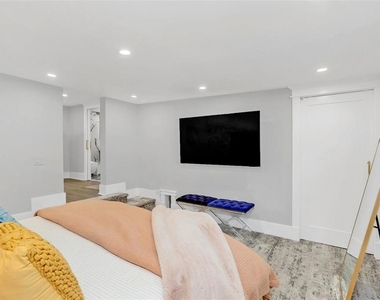 413 W Princeton Street - Photo Thumbnail 15
