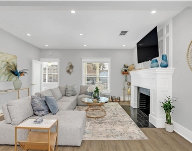 413 W Princeton Street - Photo Thumbnail 2