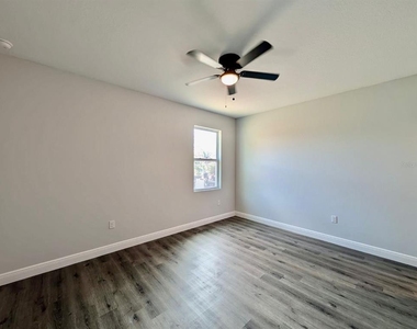 21295 Wynyard Avenue - Photo Thumbnail 6
