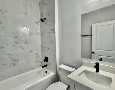 21295 Wynyard Avenue - Photo Thumbnail 3
