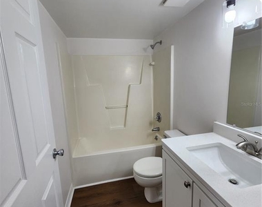 5823 Sw 9 Place - Photo Thumbnail 9