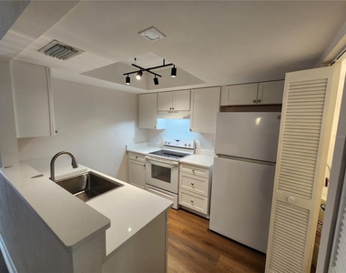 5823 Sw 9 Place - Photo Thumbnail 13