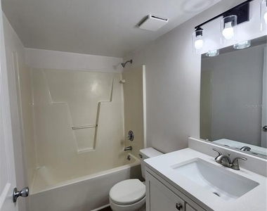 5823 Sw 9 Place - Photo Thumbnail 8
