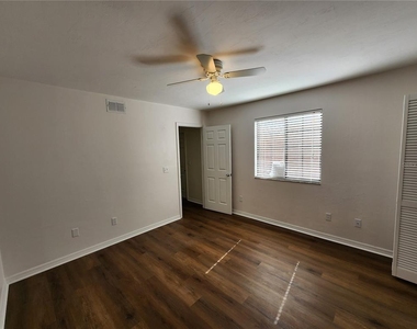 5823 Sw 9 Place - Photo Thumbnail 7