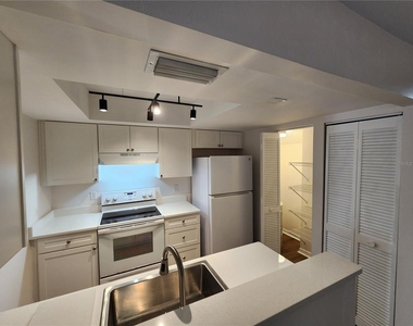 5823 Sw 9 Place - Photo Thumbnail 12