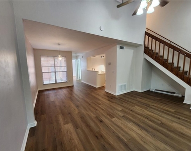 5823 Sw 9 Place - Photo Thumbnail 4