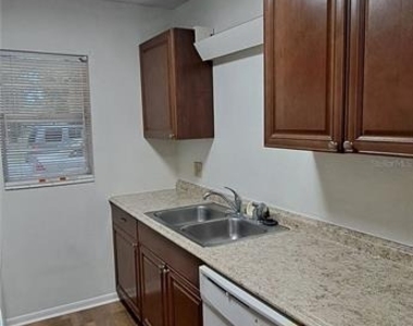3925 Sw 26th Terrace - Photo Thumbnail 3