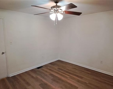 3925 Sw 26th Terrace - Photo Thumbnail 14
