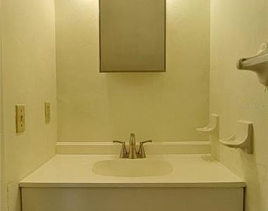 3925 Sw 26th Terrace - Photo Thumbnail 8