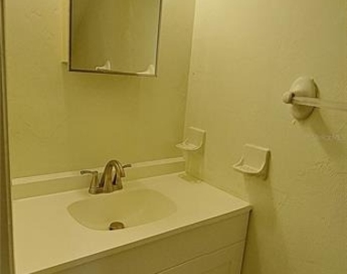 3925 Sw 26th Terrace - Photo Thumbnail 7