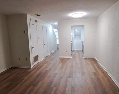 3925 Sw 26th Terrace - Photo Thumbnail 2