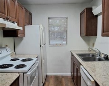 3925 Sw 26th Terrace - Photo Thumbnail 5