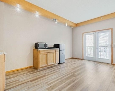 101 Palm Harbor Parkway - Photo Thumbnail 5