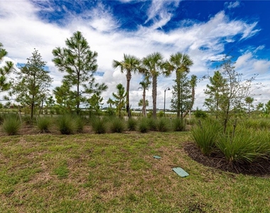 16572 Kingwood Lane - Photo Thumbnail 3