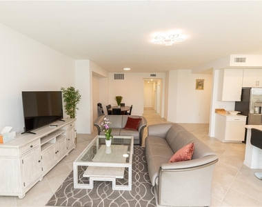 16572 Kingwood Lane - Photo Thumbnail 8