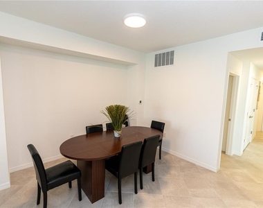 16572 Kingwood Lane - Photo Thumbnail 10