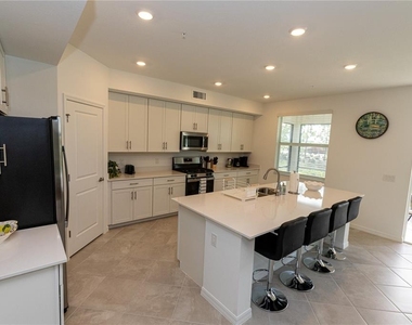 16572 Kingwood Lane - Photo Thumbnail 4
