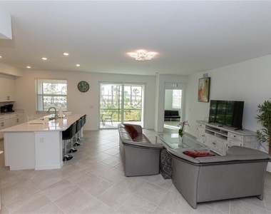 16572 Kingwood Lane - Photo Thumbnail 9