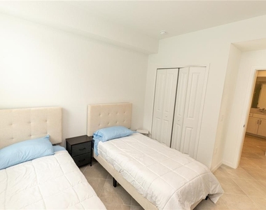 16572 Kingwood Lane - Photo Thumbnail 15